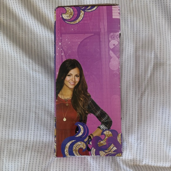 Nickelodeon Victorious Purple Alarm Clock 2012 - Picture 4 of 6
